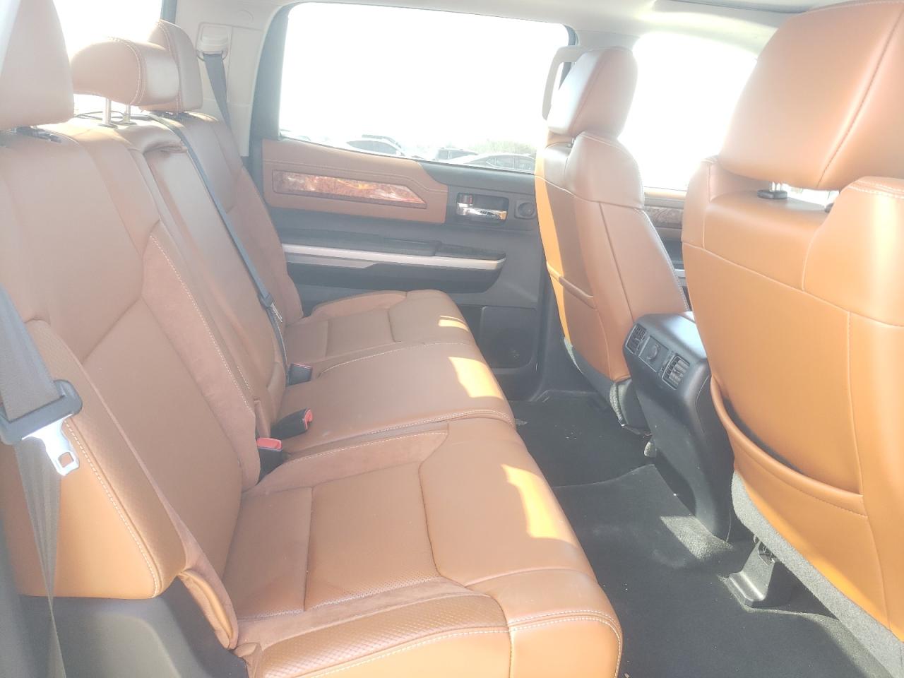 2016 Toyota Tundra - Image 10