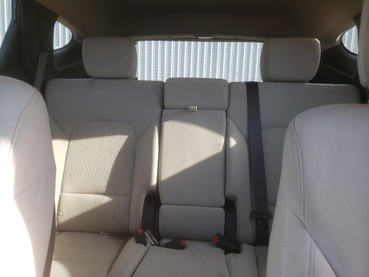 2018 Hyundai Santa Fe - Image 10