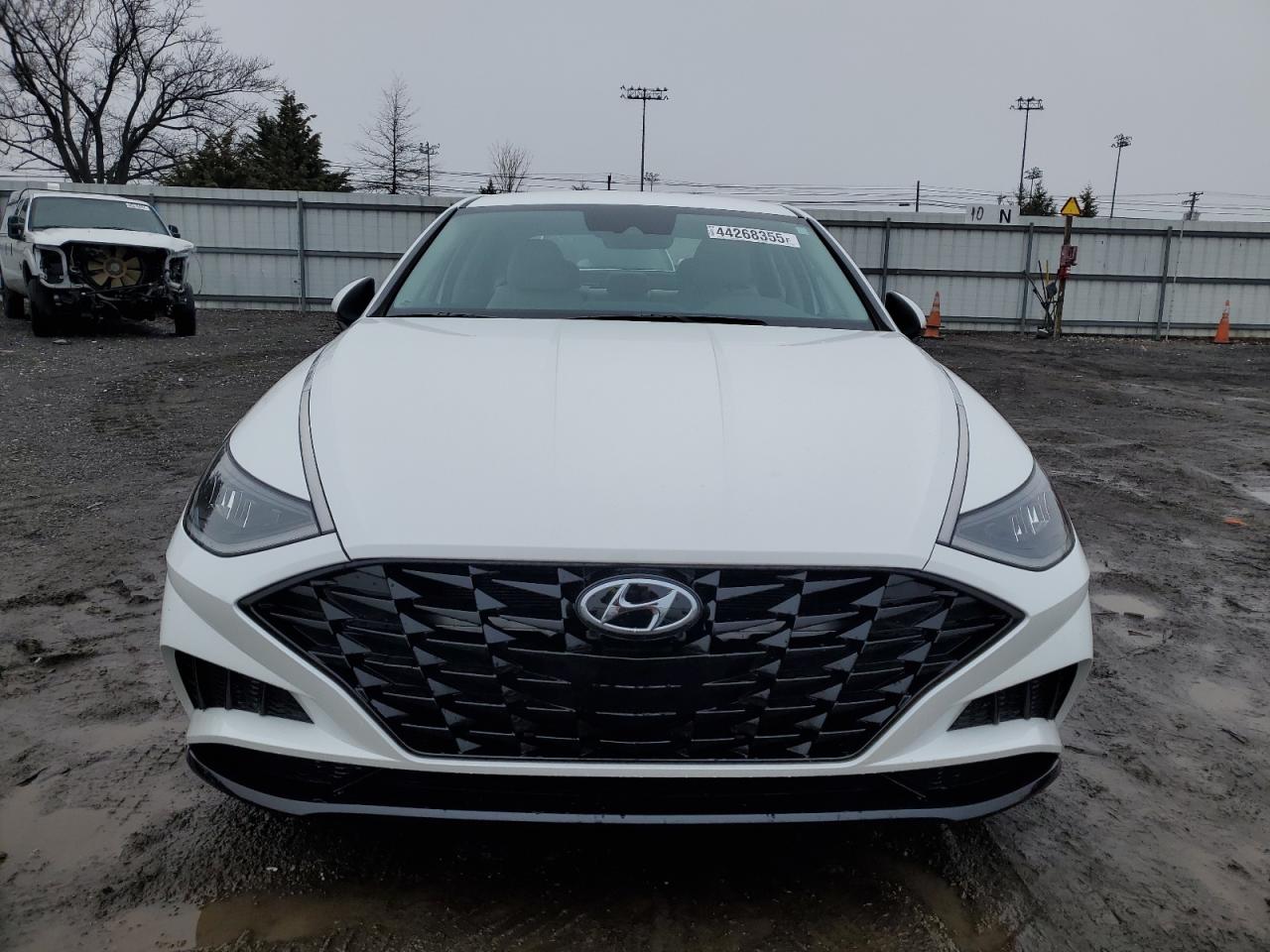 2022 Hyundai Sonata - Image 5