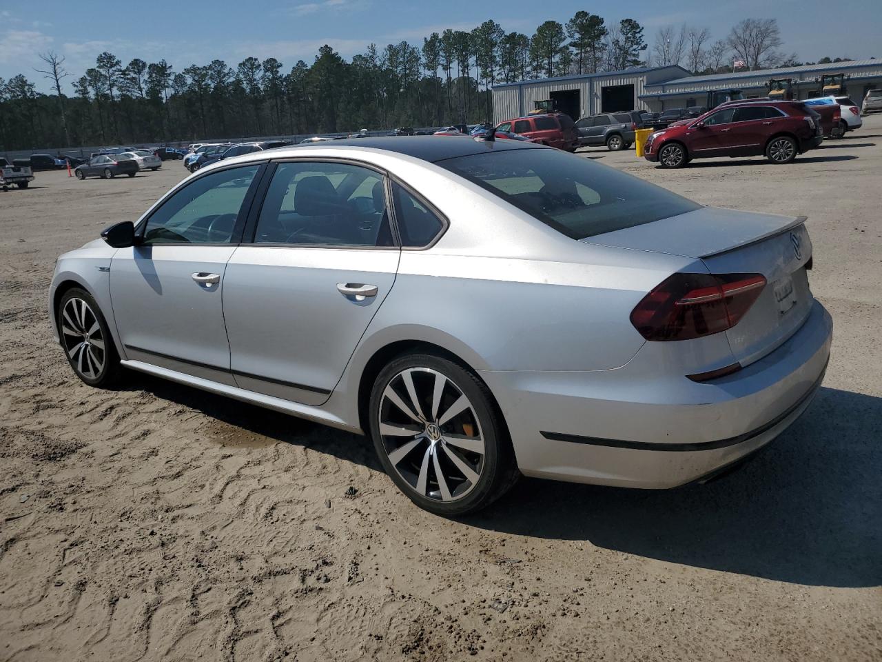 2018 Volkswagen Passat - Image 2