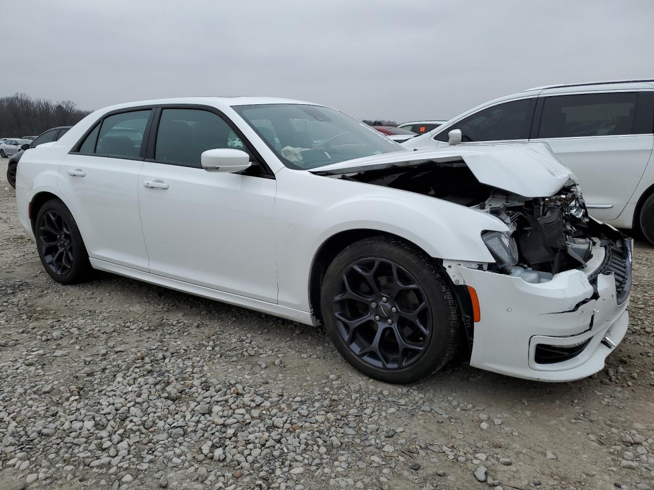 2020 Chrysler 300 - Image 4