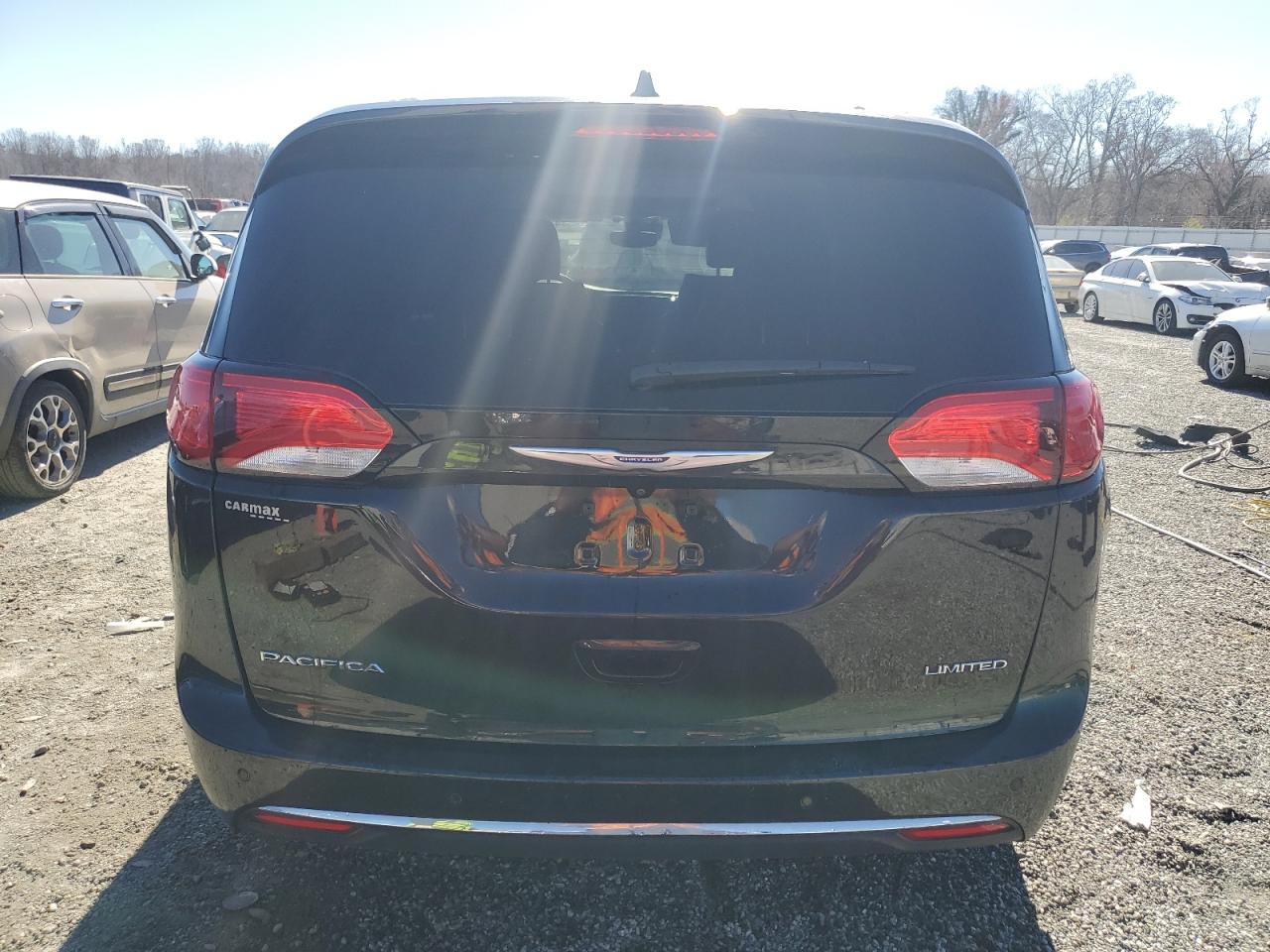 2019 Chrysler Pacifica - Image 6