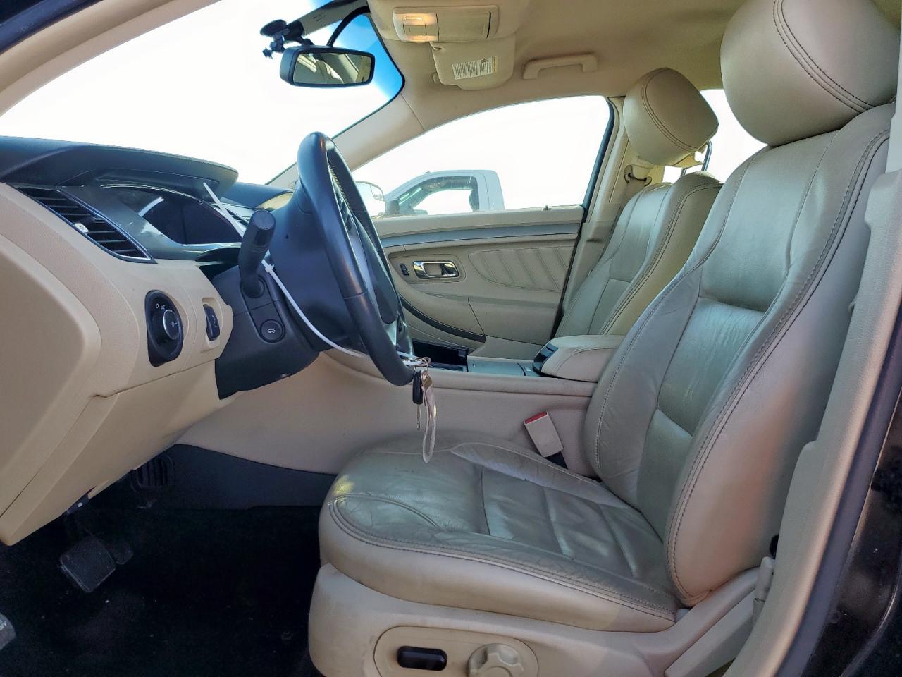 2014 Ford Taurus - Image 7