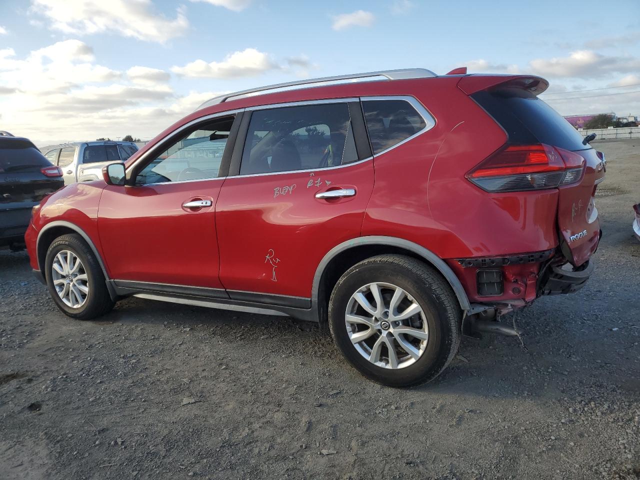 2017 Nissan Rogue - Image 2
