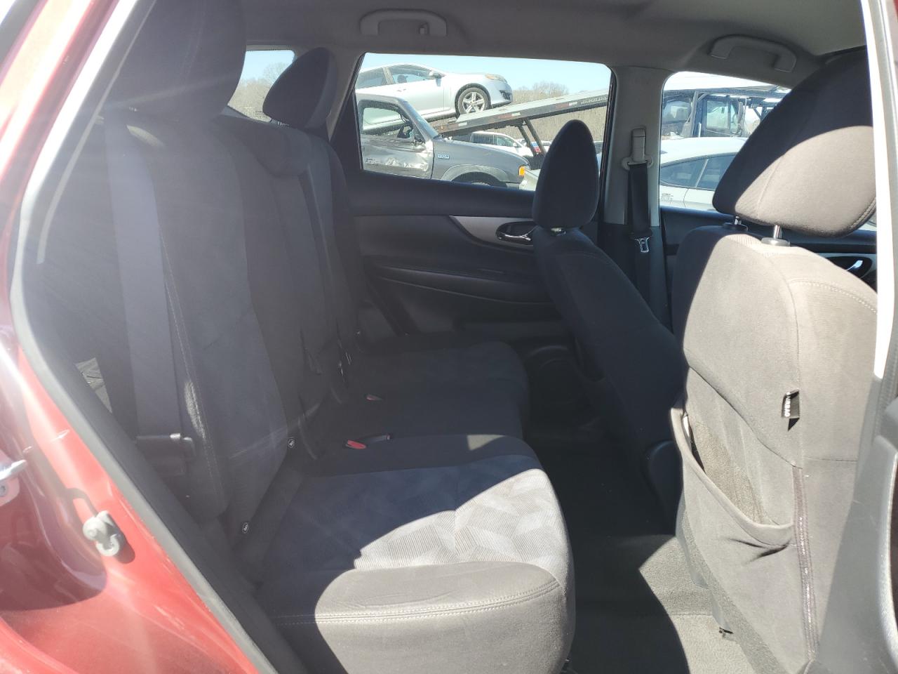 2016 Nissan Rogue - Image 11