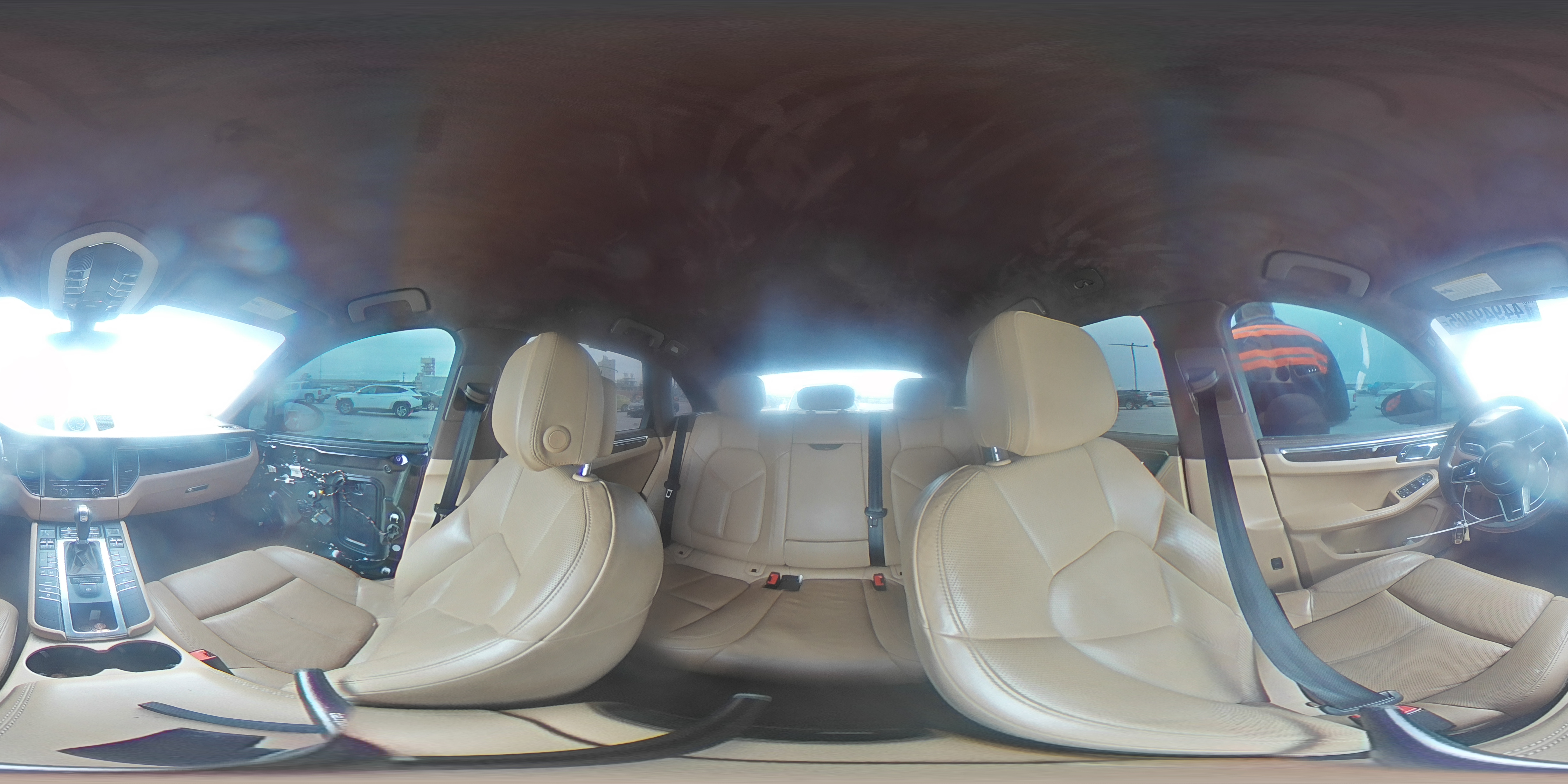2016 Porsche Macan - Image 14