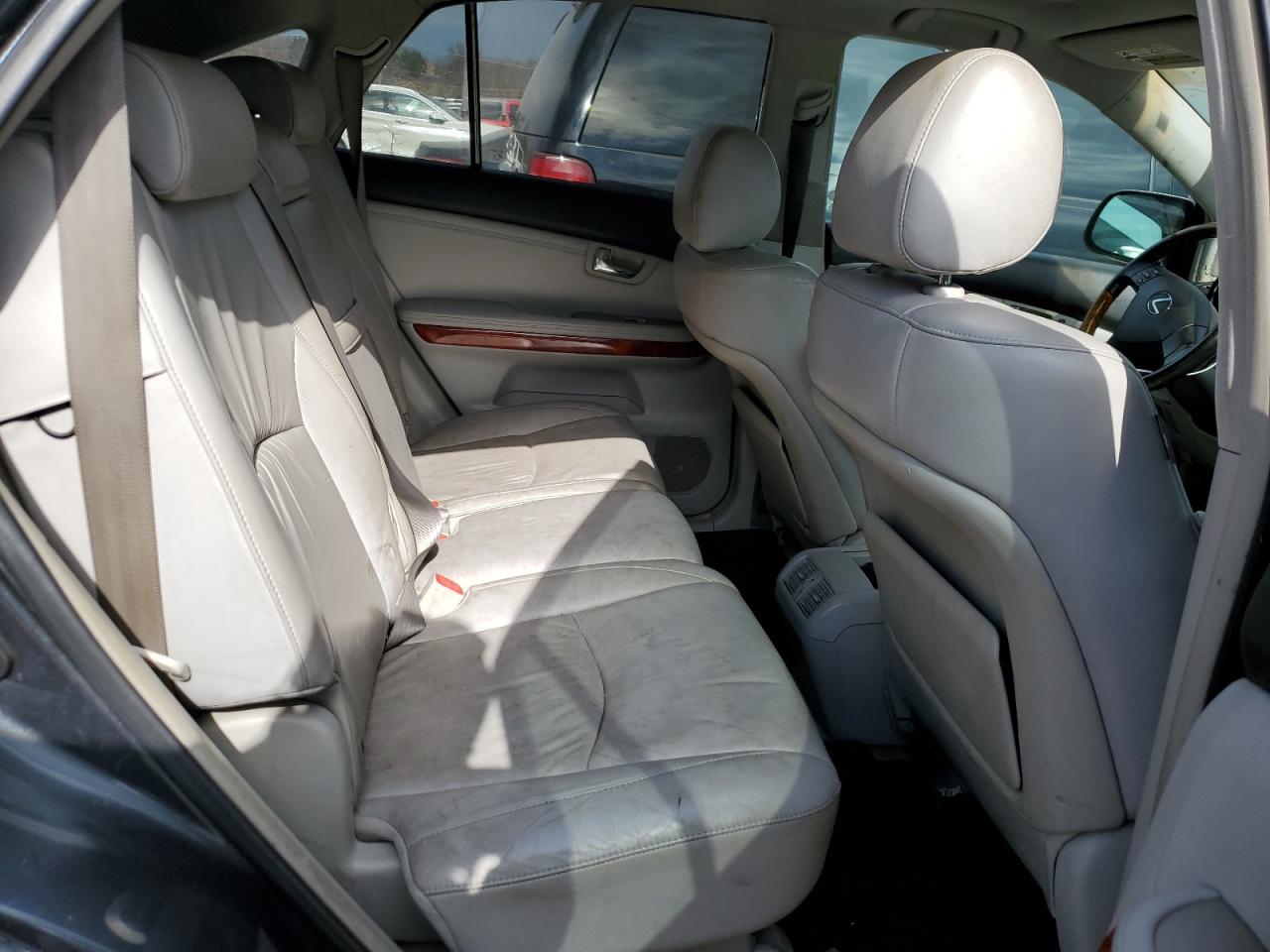 2004 Lexus RX - Image 11