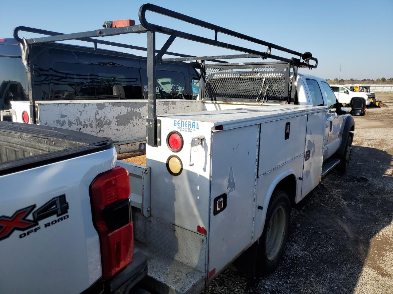 2016 Ford F450 - Image 3