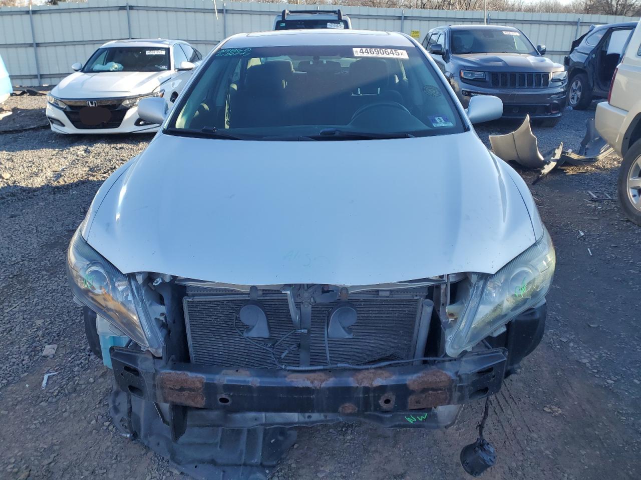 2011 Toyota Camry - Image 5