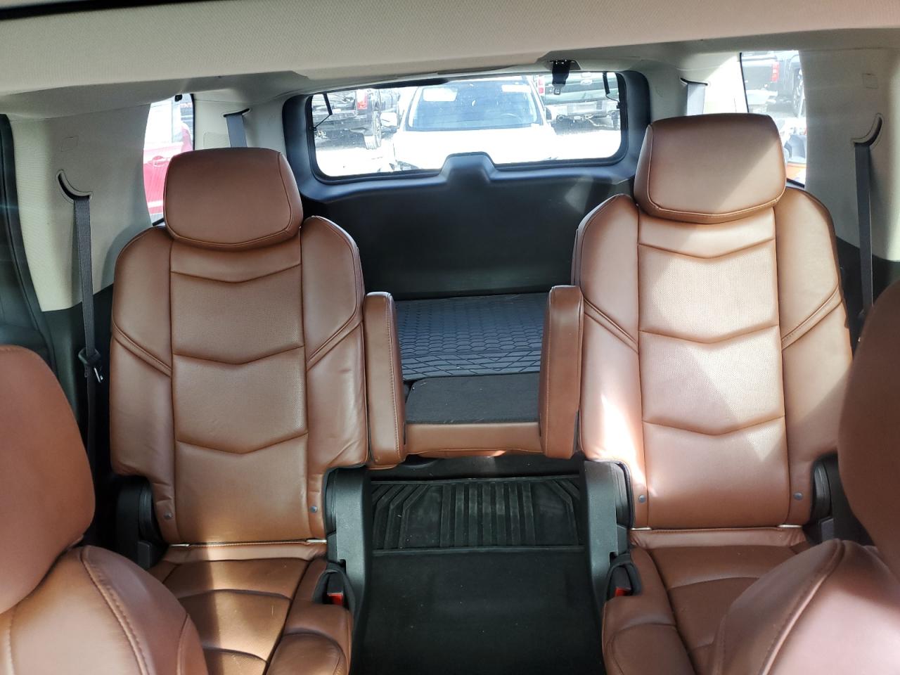 2020 Cadillac Escalade - Image 10