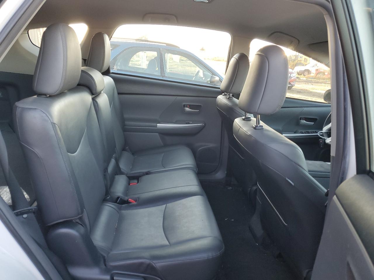 2012 Toyota Prius - Image 10