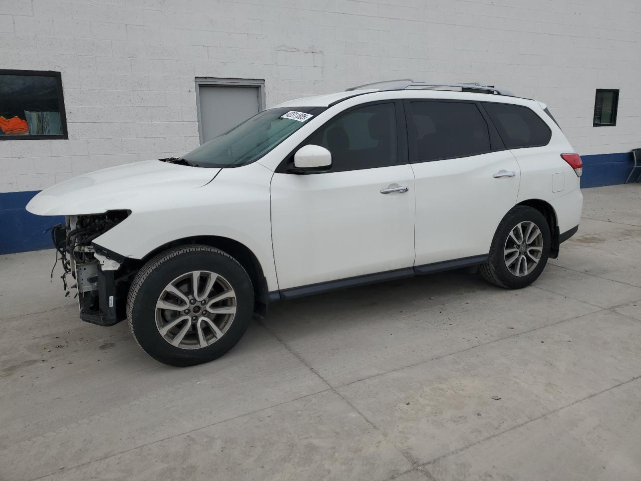 2015 Nissan Pathfinder - Image 1