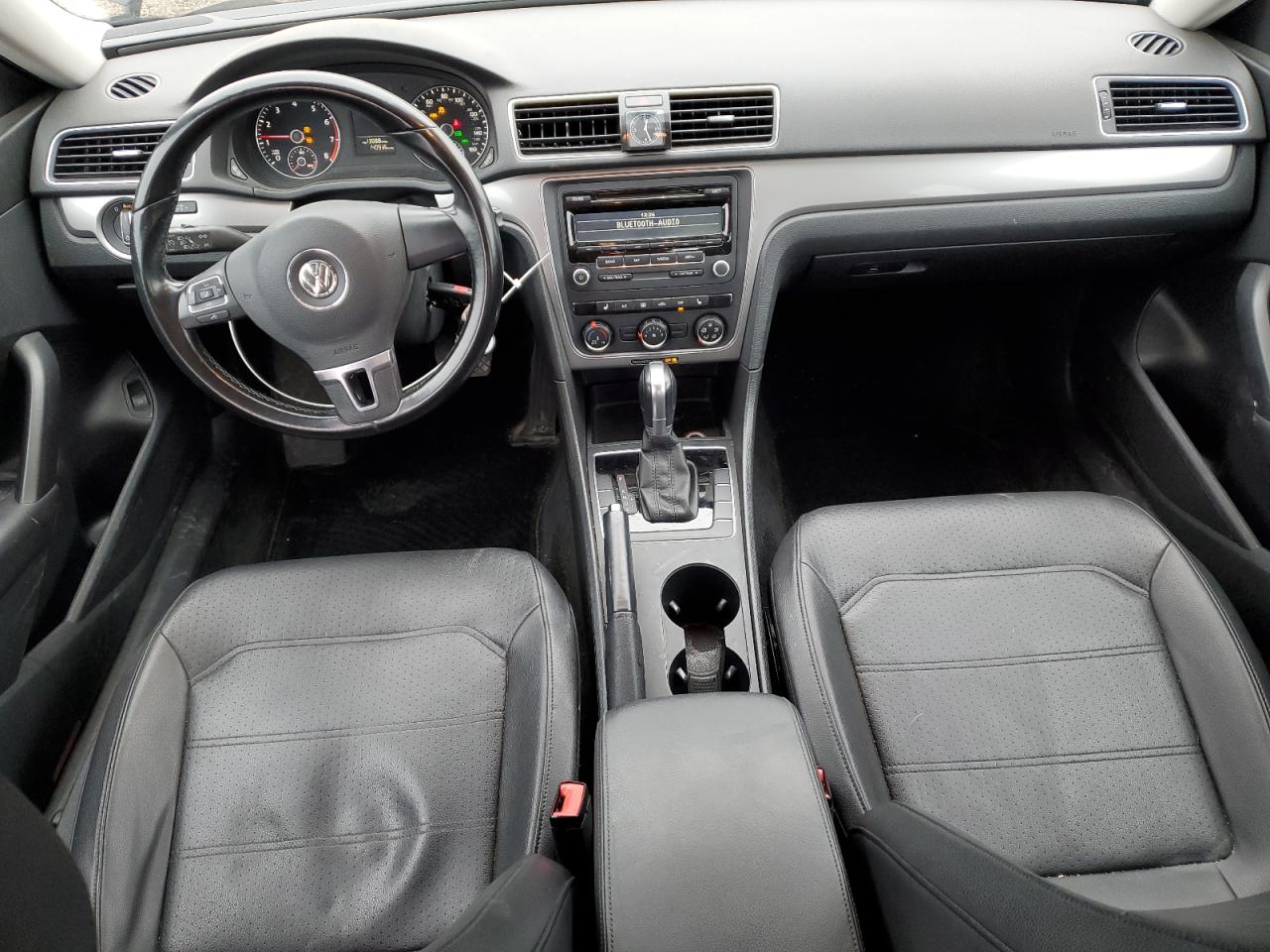 2015 Volkswagen Passat - Image 8