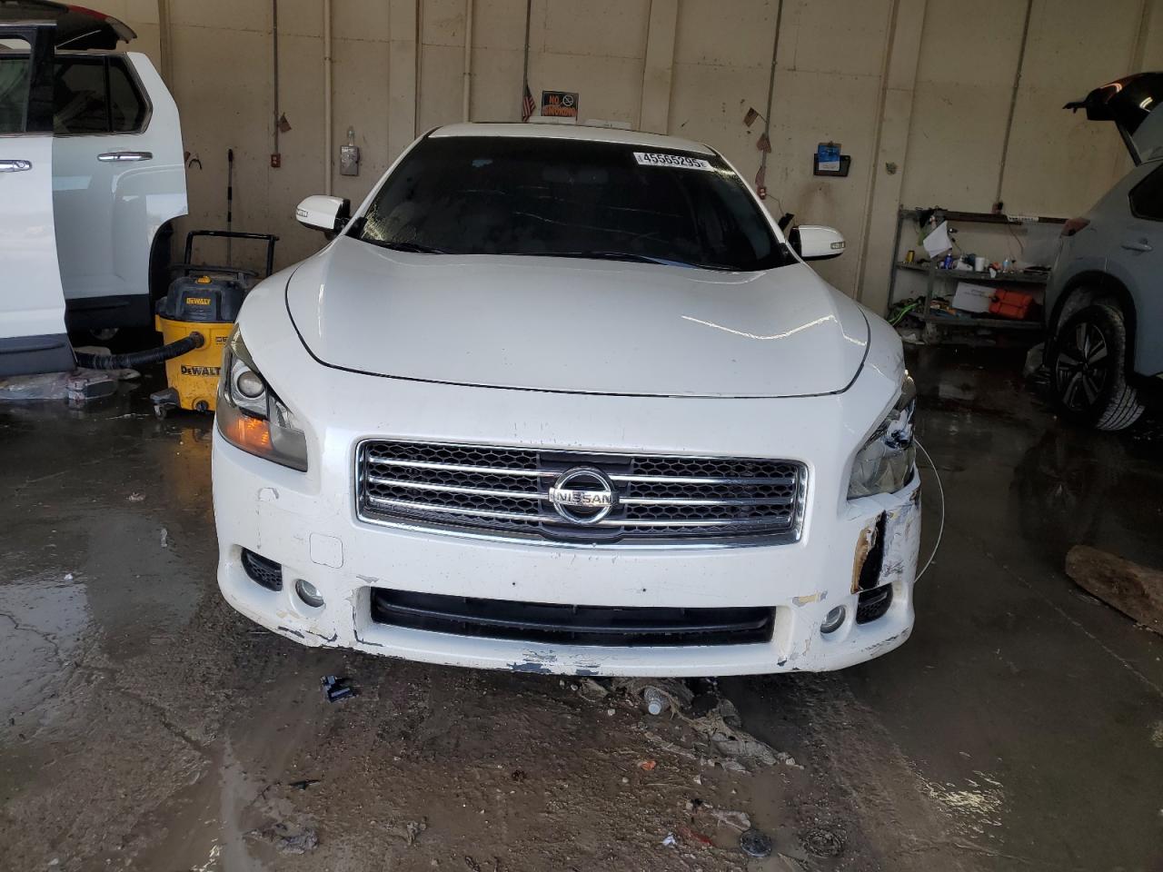 2010 Nissan Maxima - Image 5