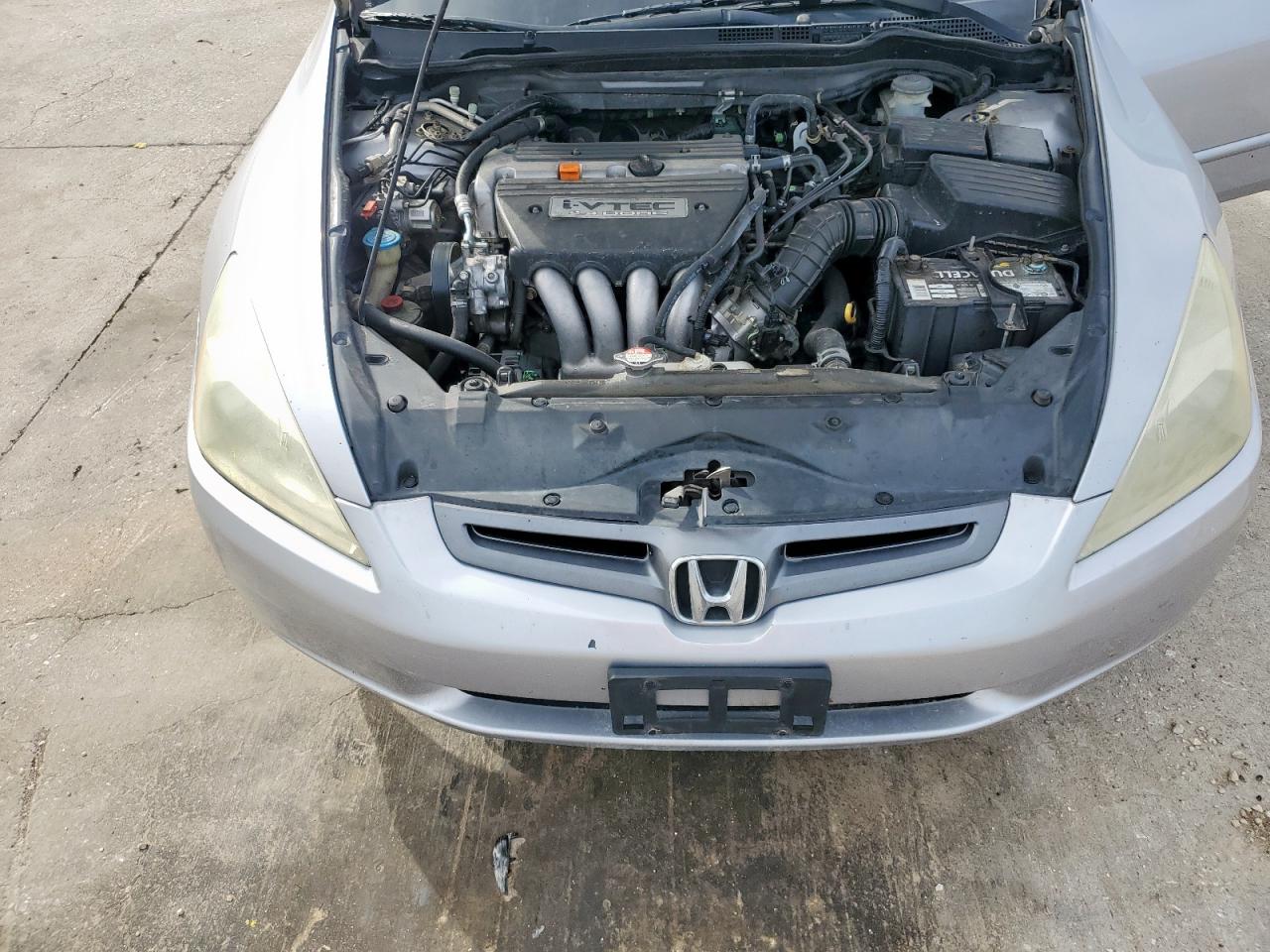 2004 Honda Accord - Image 12