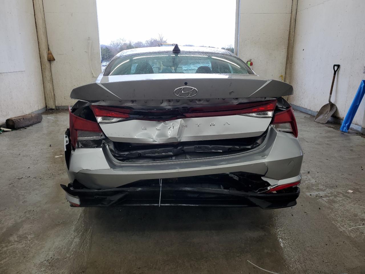 2023 Hyundai Elantra - Image 6