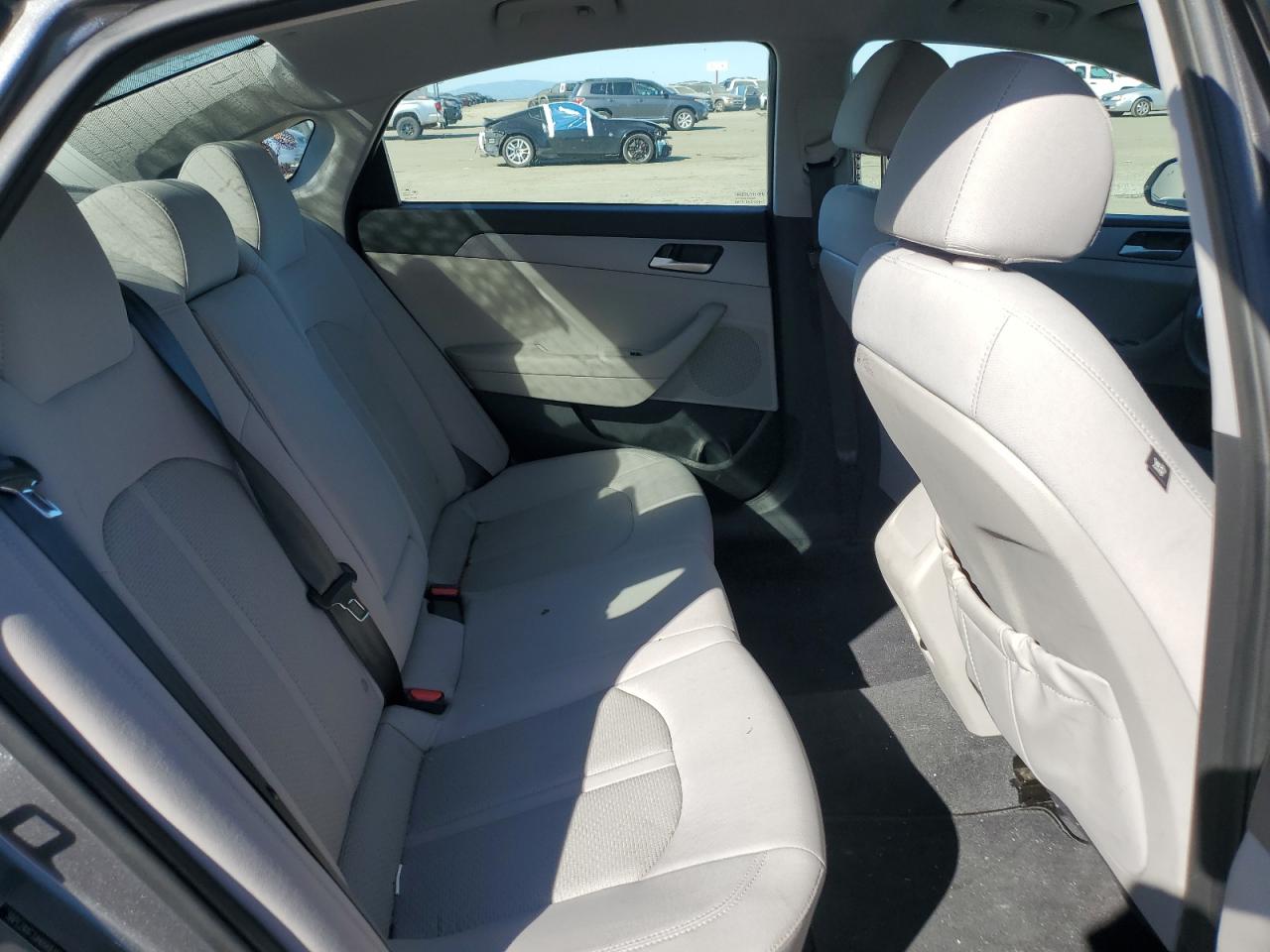 2018 Hyundai Sonata - Image 10