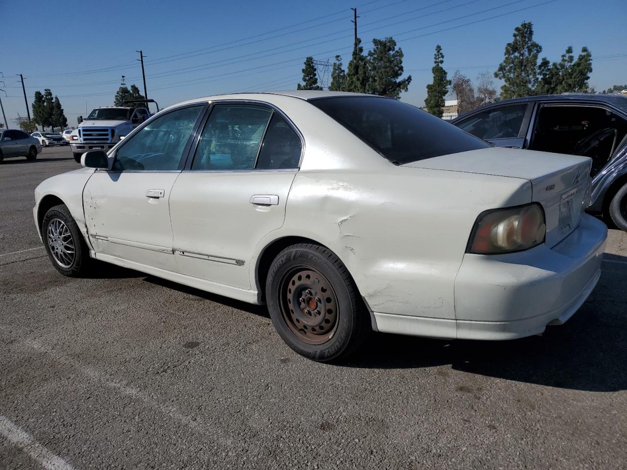 2002 Mitsubishi Galant - Image 2