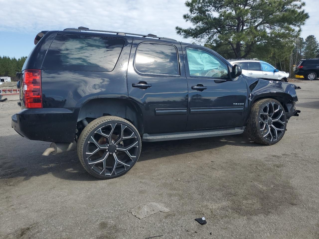 2012 Chevrolet Tahoe - Image 3