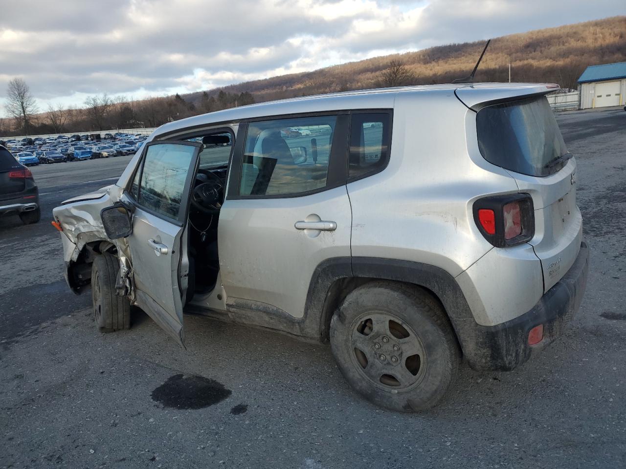 2016 Jeep Renegade - Image 2