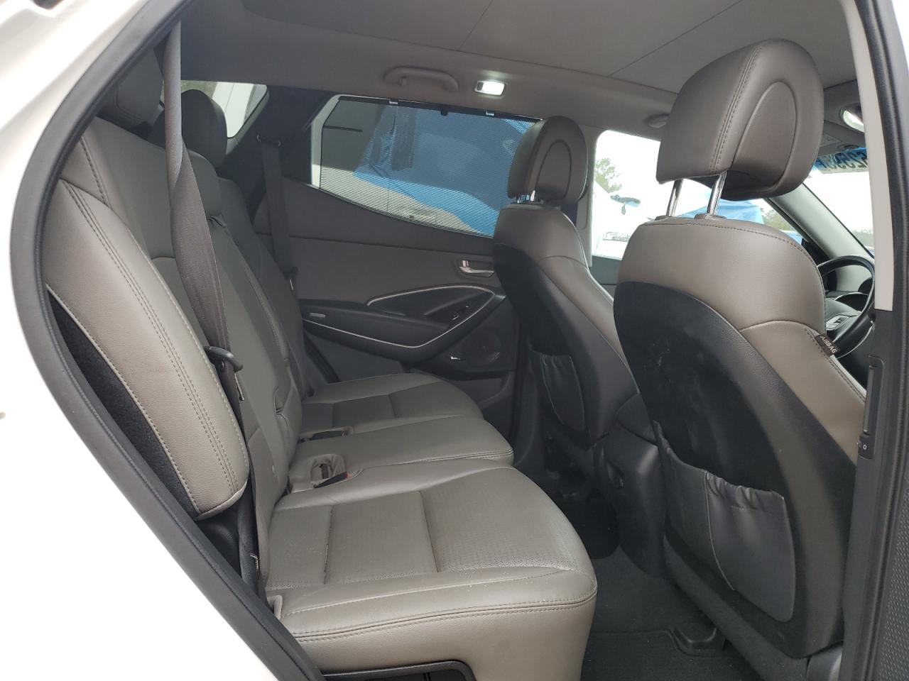 2014 Hyundai Santa Fe - Image 11