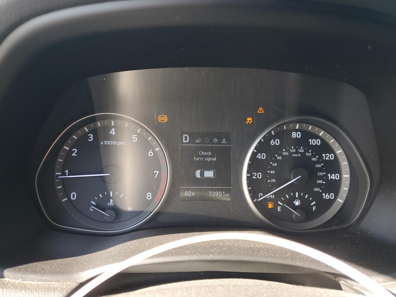 2018 Hyundai Elantra - Image 9