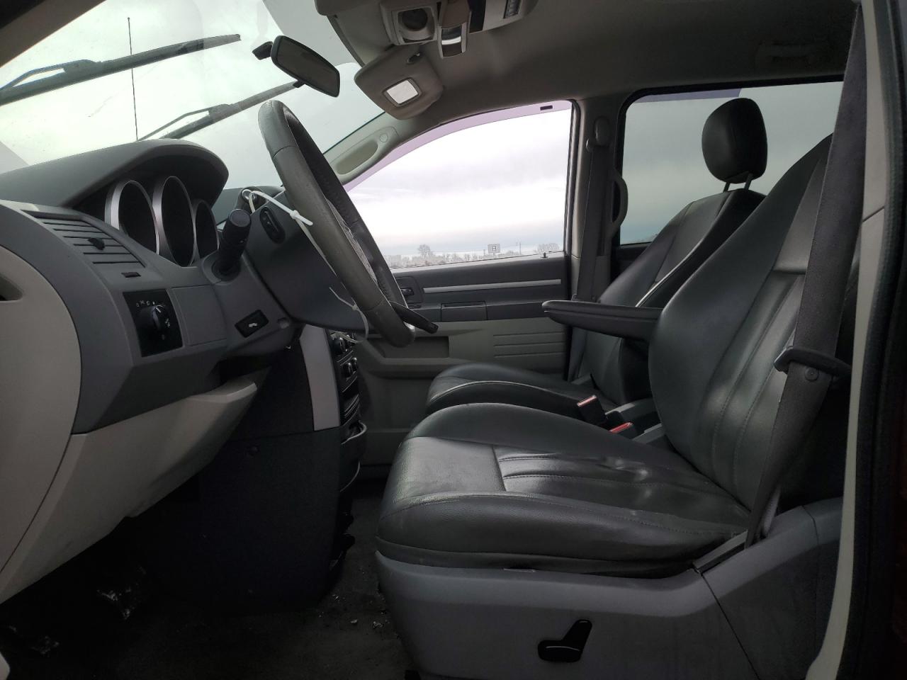 2009 Dodge Caravan - Image 7