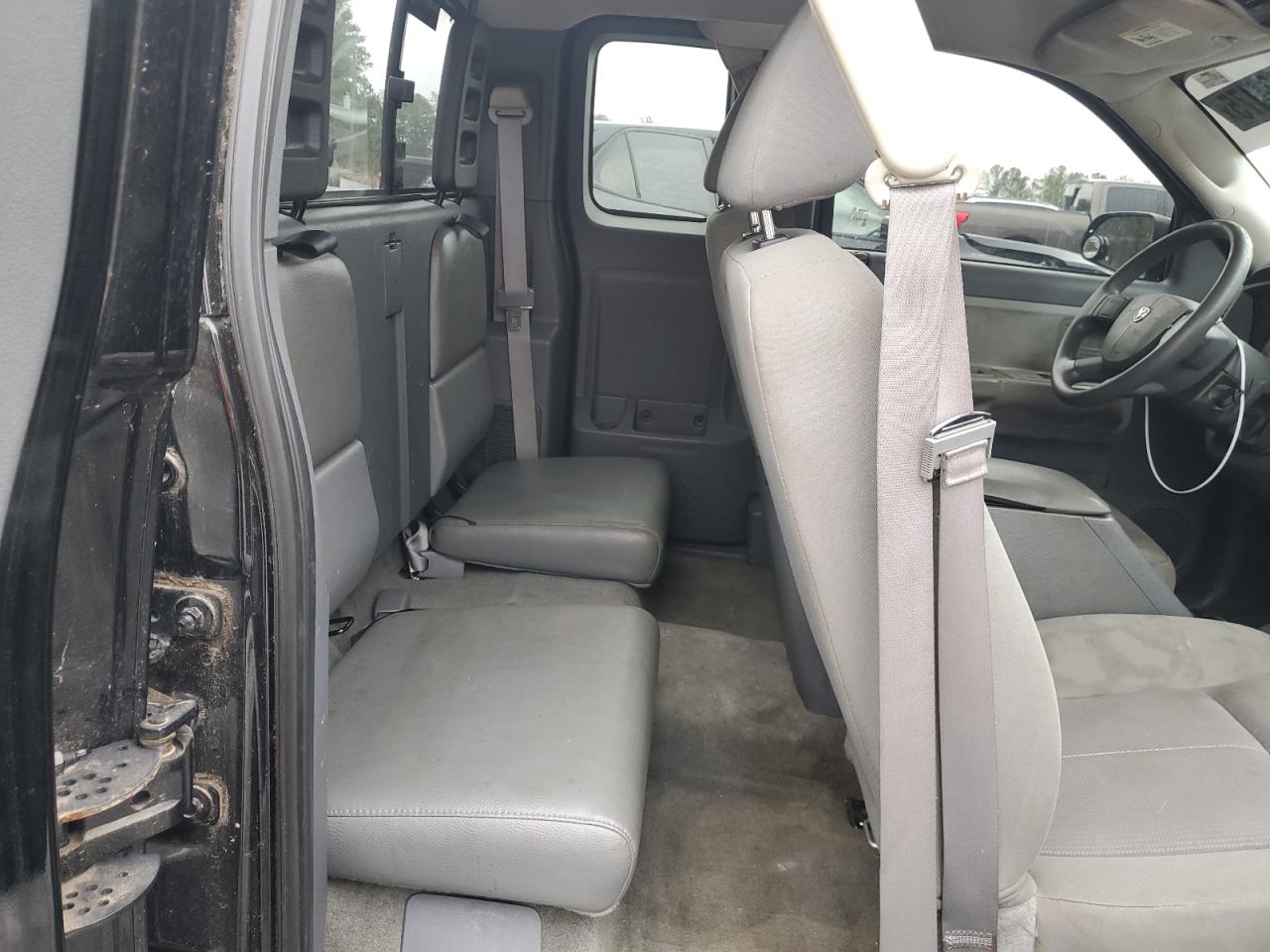 2006 Dodge Dakota - Image 10