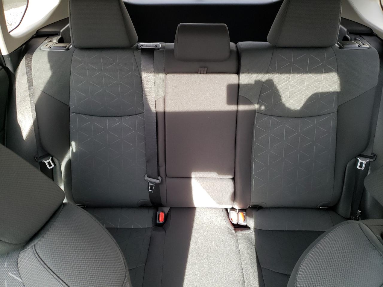 2024 Toyota RAV 4 - Image 10