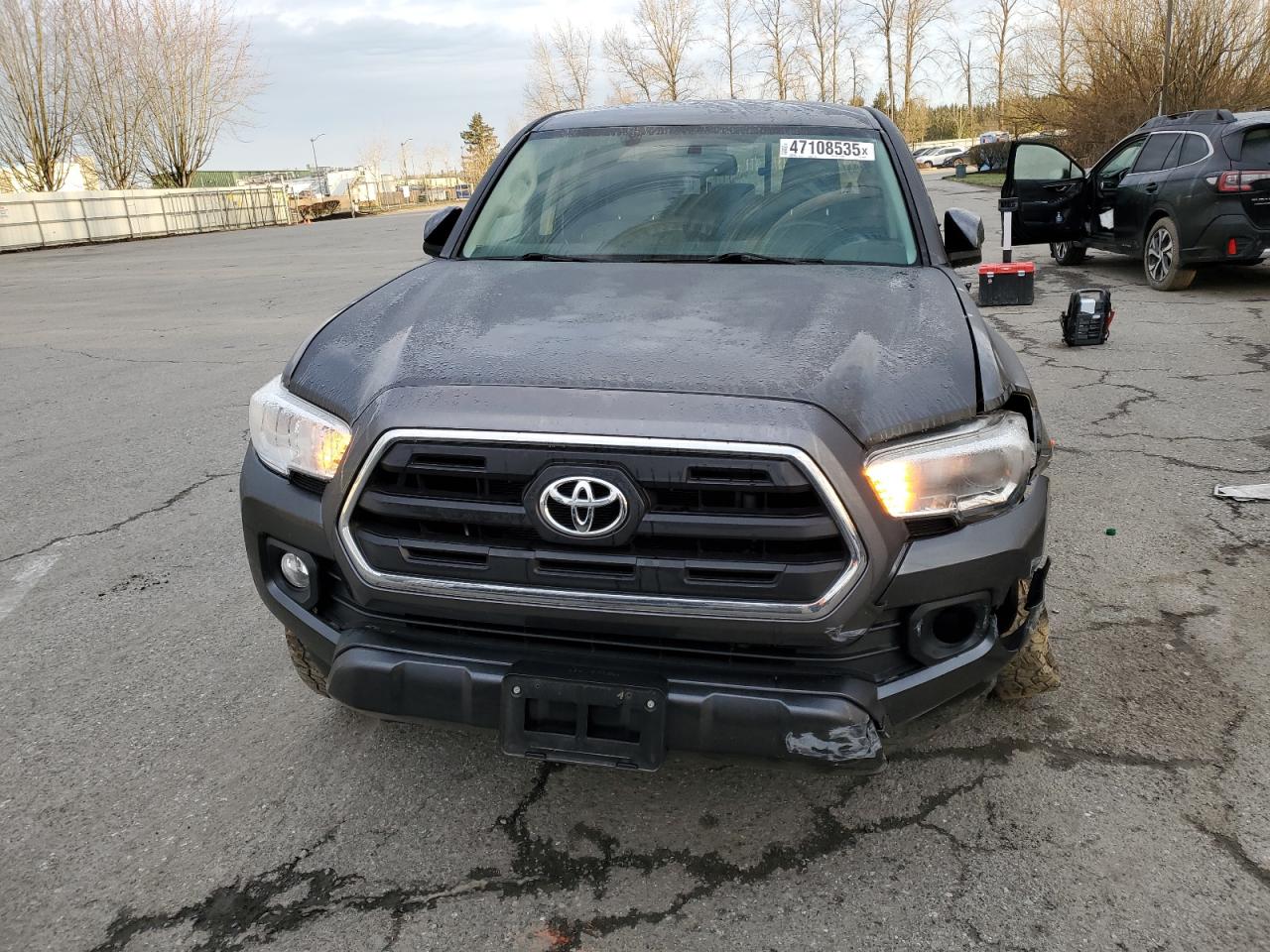 2017 Toyota Tacoma - Image 5