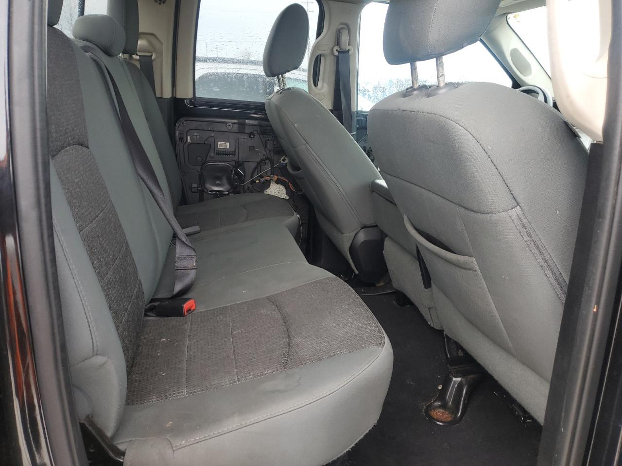 2016 RAM 1500 - Image 10