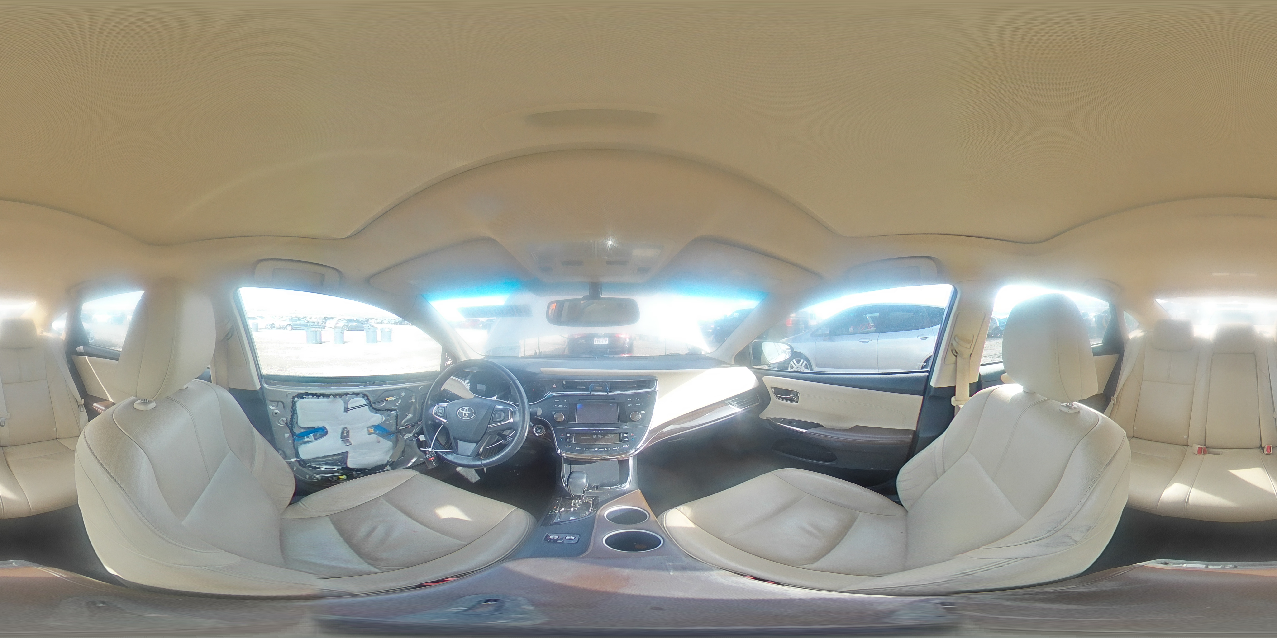 2013 Toyota Avalon - Image 15