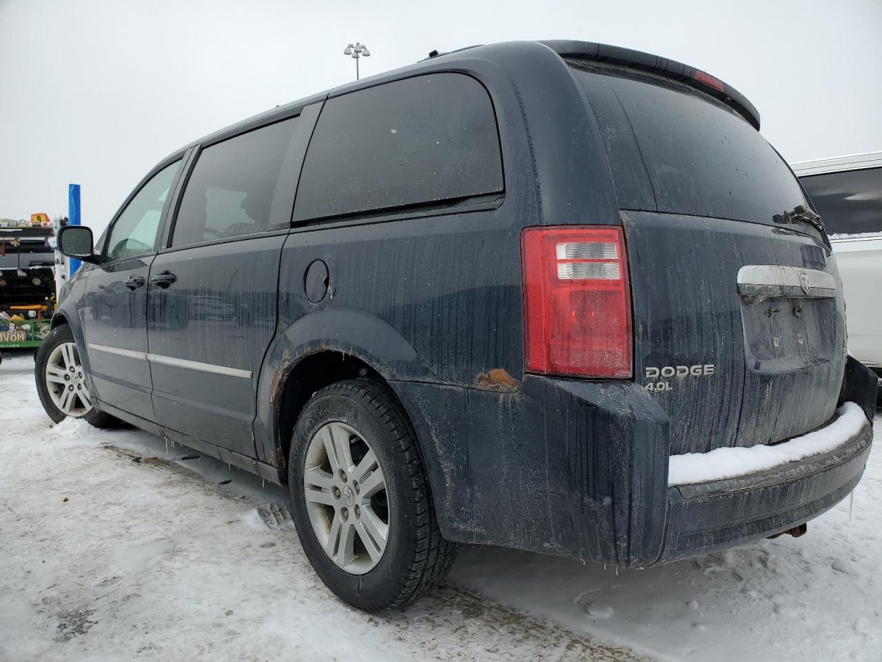 2010 Dodge Caravan - Image 2