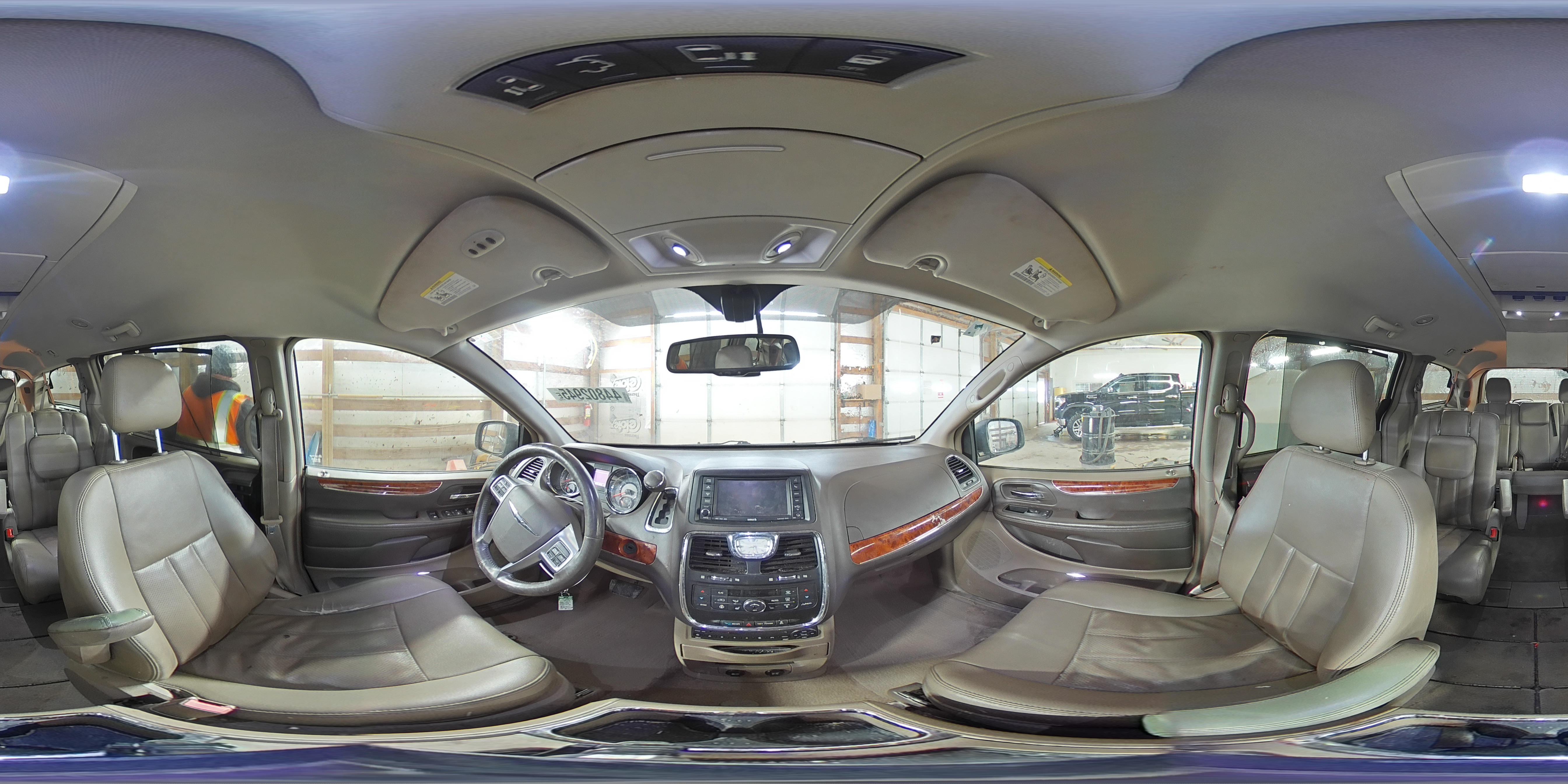 2012 Chrysler Town & Country - Image 15