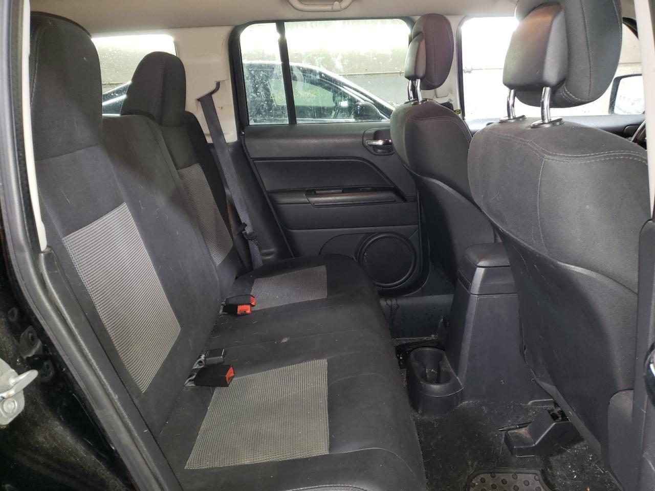 2012 Jeep Liberty (Patriot) - Image 10