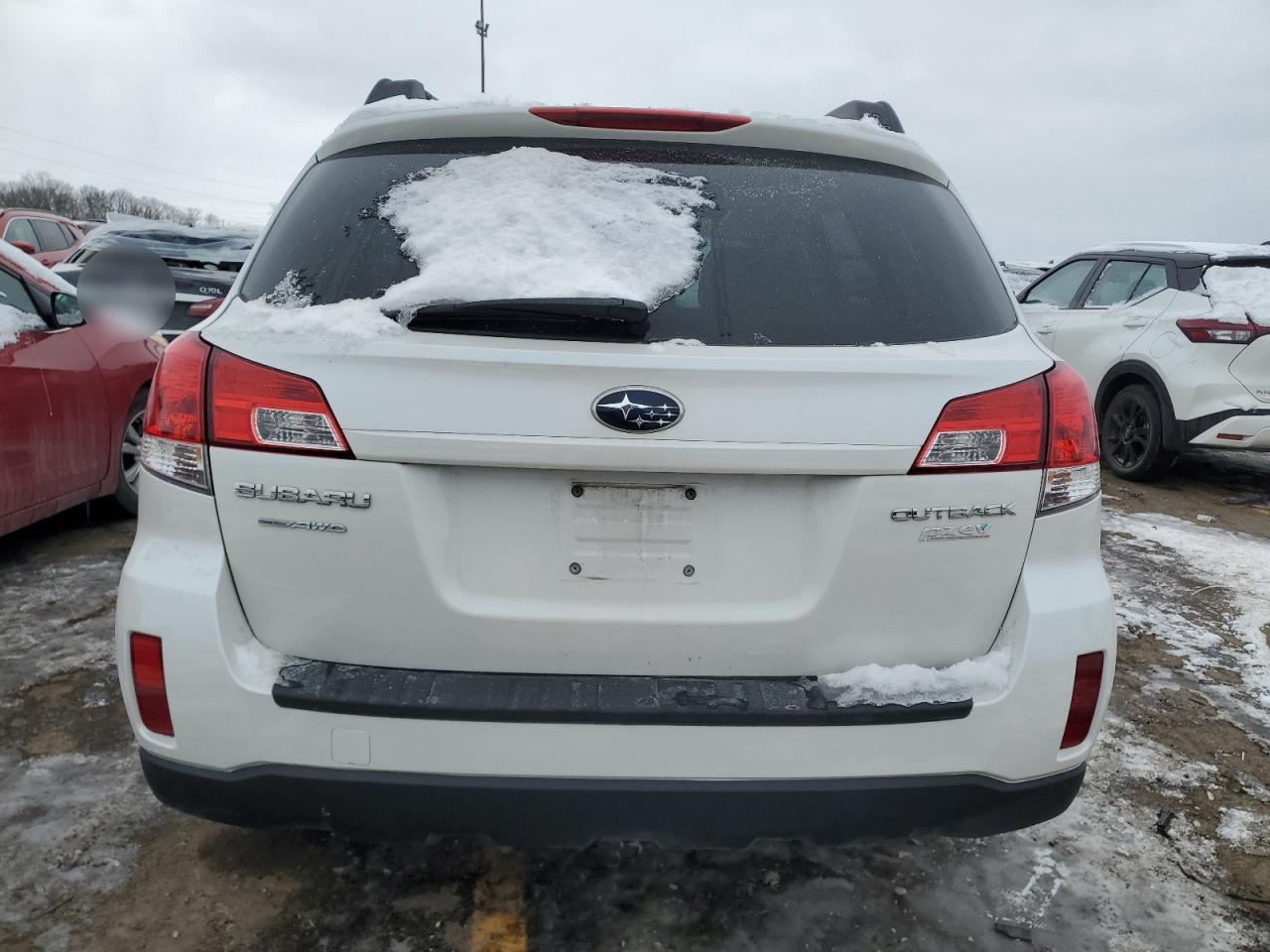 2010 Subaru Outback - Image 6