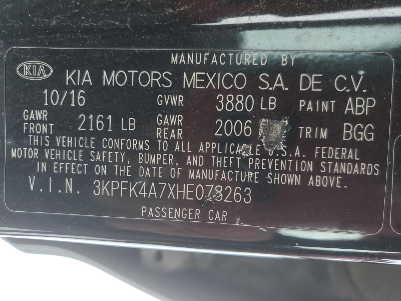 2017 Kia Forte - Image 12