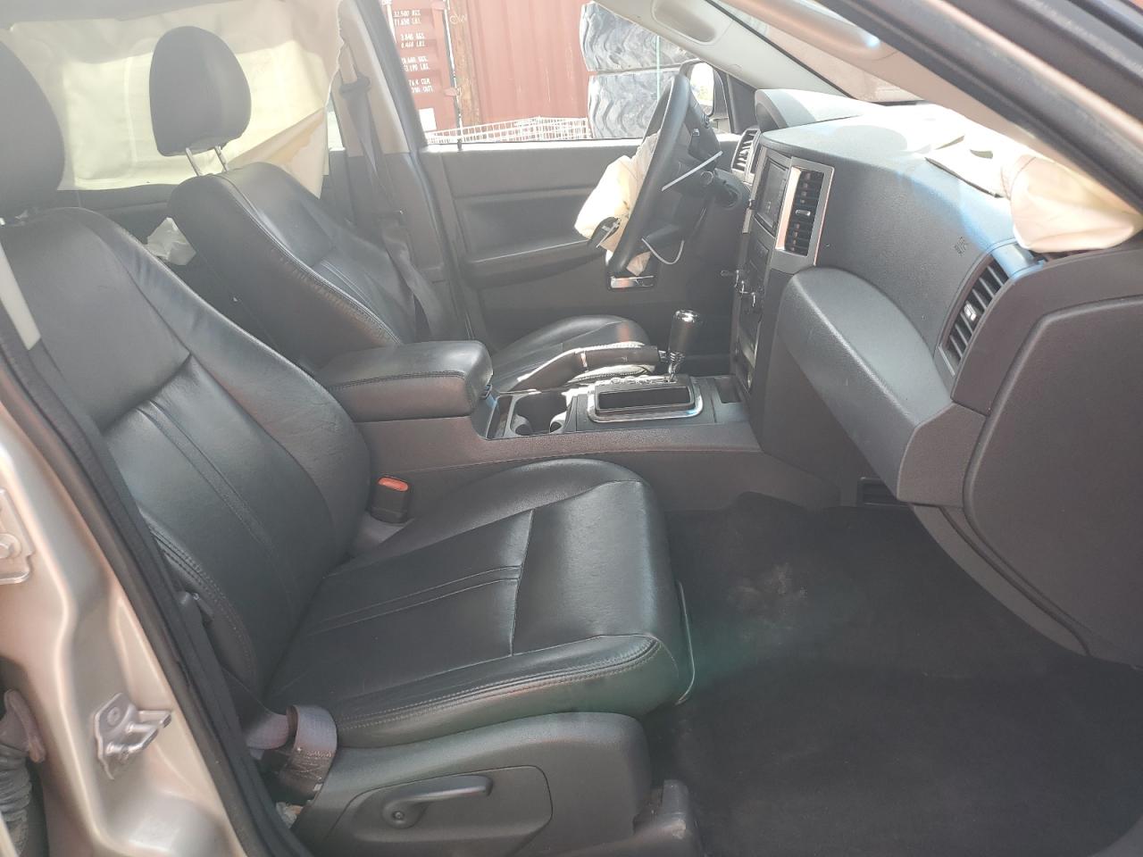 2010 Jeep Grand Cherokee - Image 7