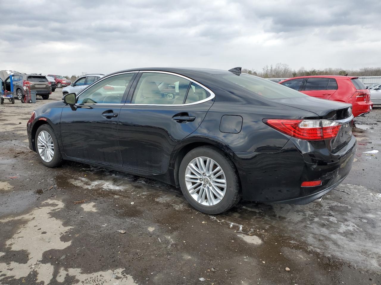 2015 Lexus ES - Image 2
