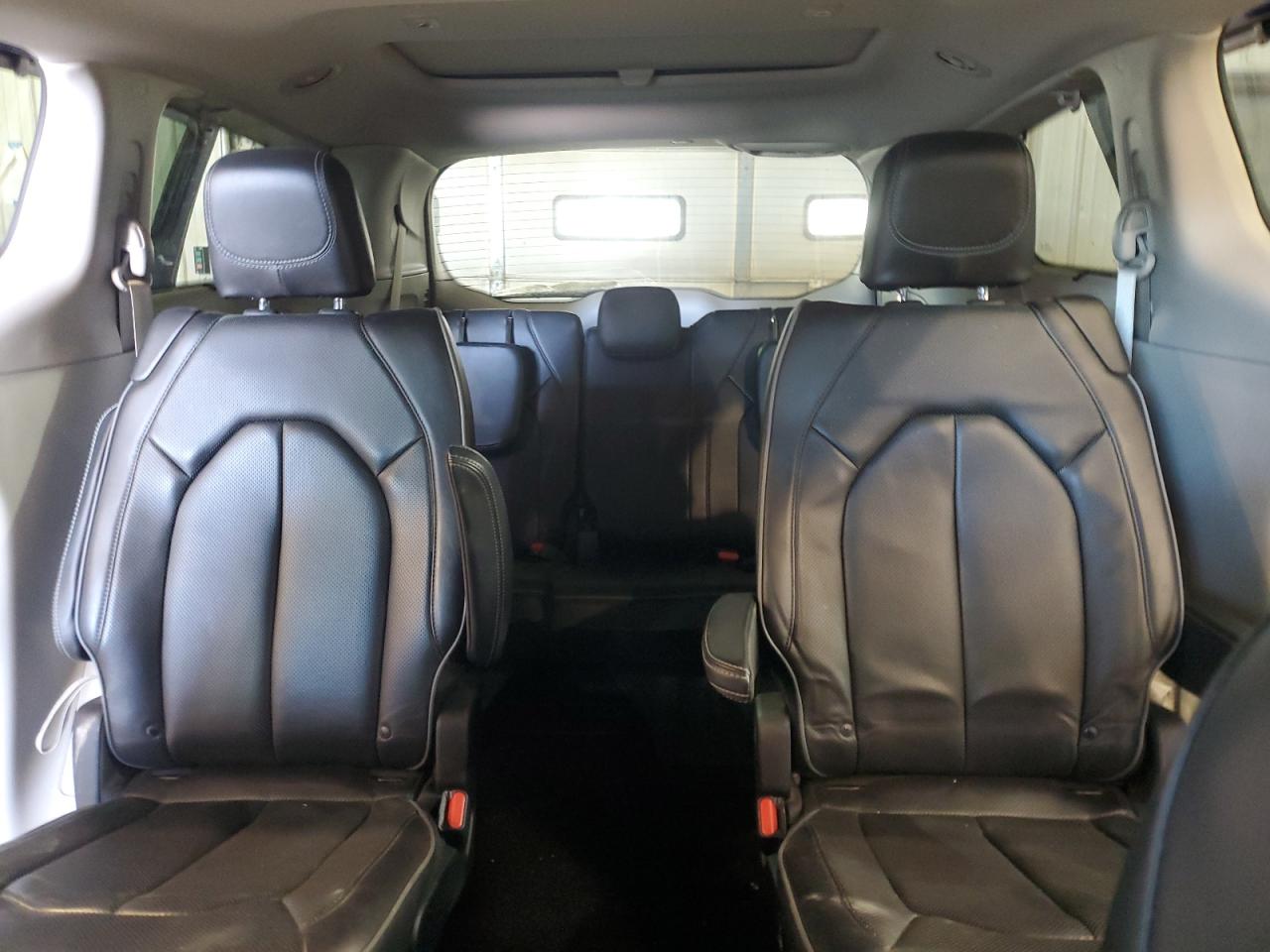 2019 Chrysler Pacifica - Image 10
