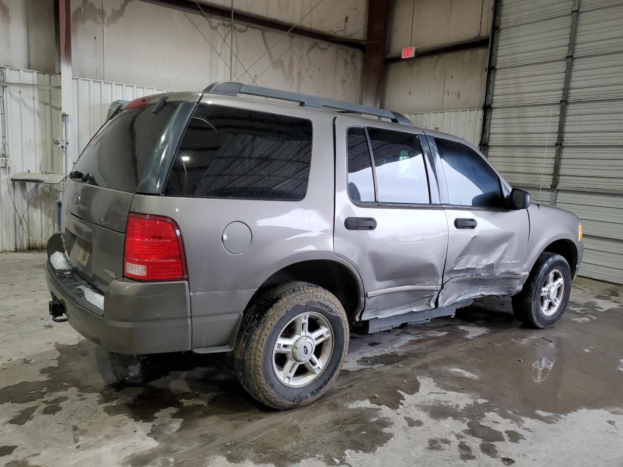 2005 Ford Explorer - Image 3