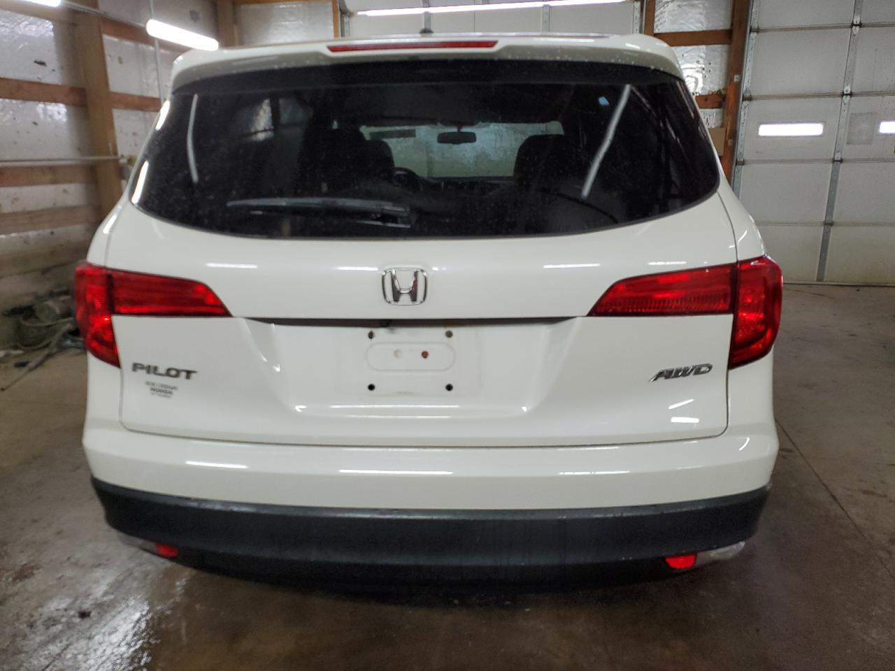 2017 Honda Pilot - Image 6