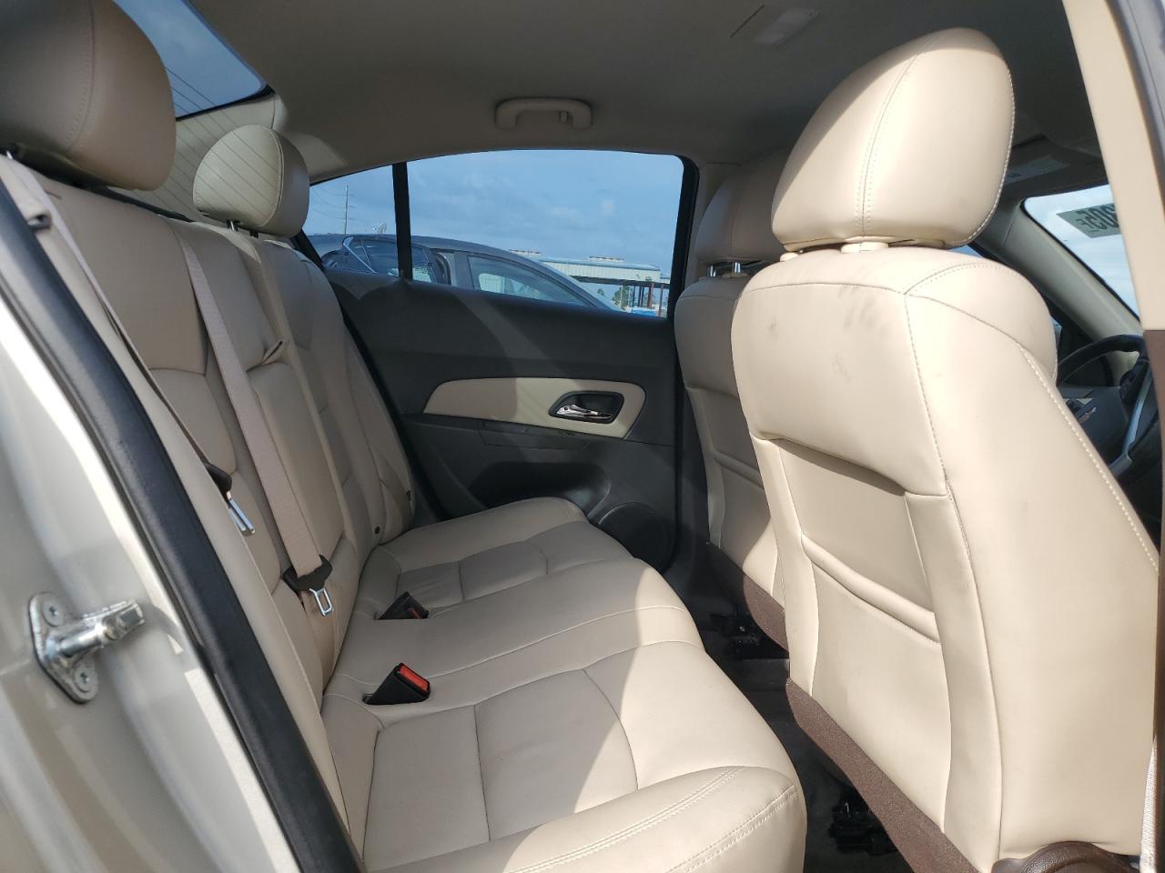 2013 Chevrolet Cruze - Image 11