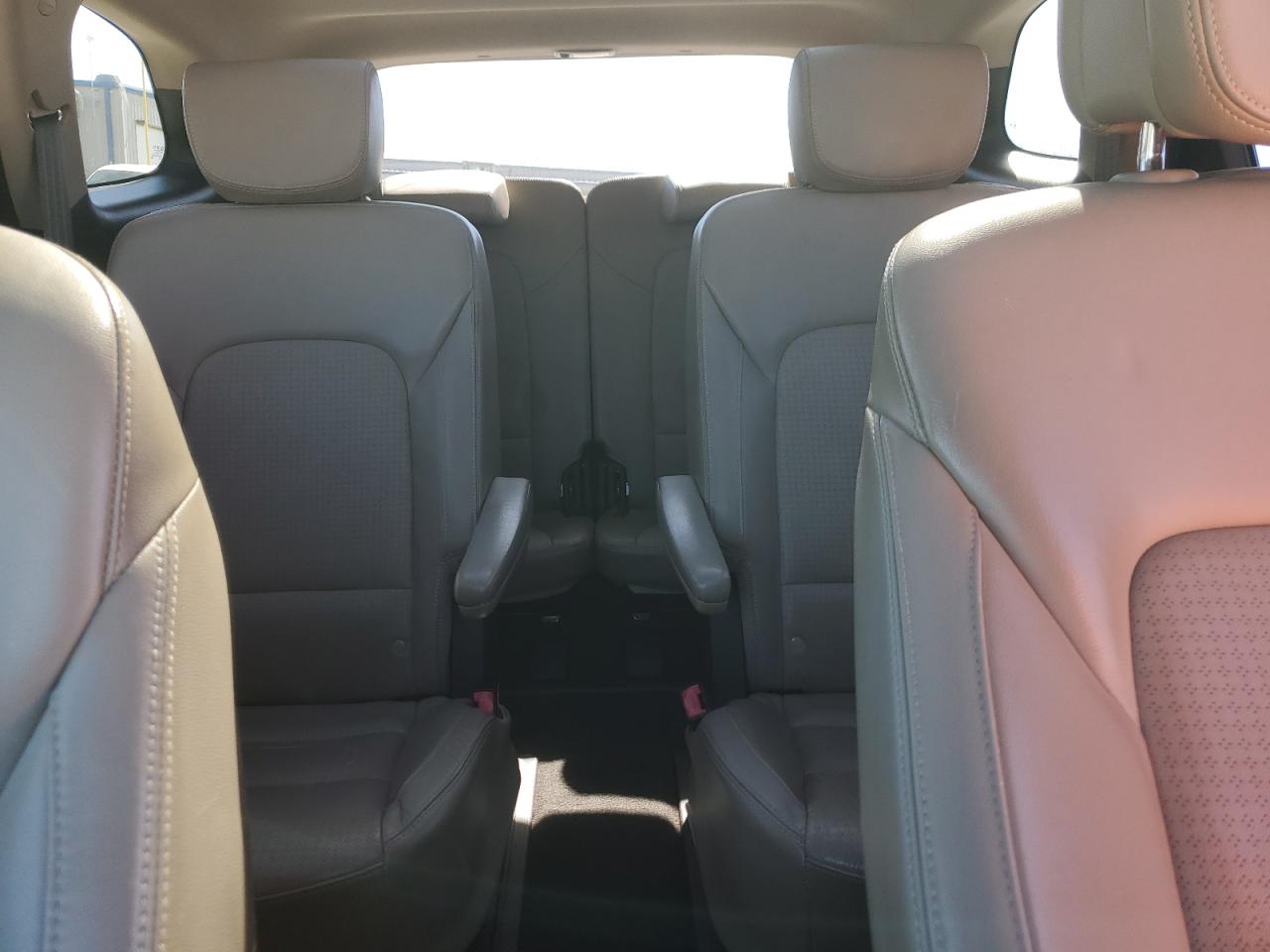2013 Hyundai Santa Fe - Image 10
