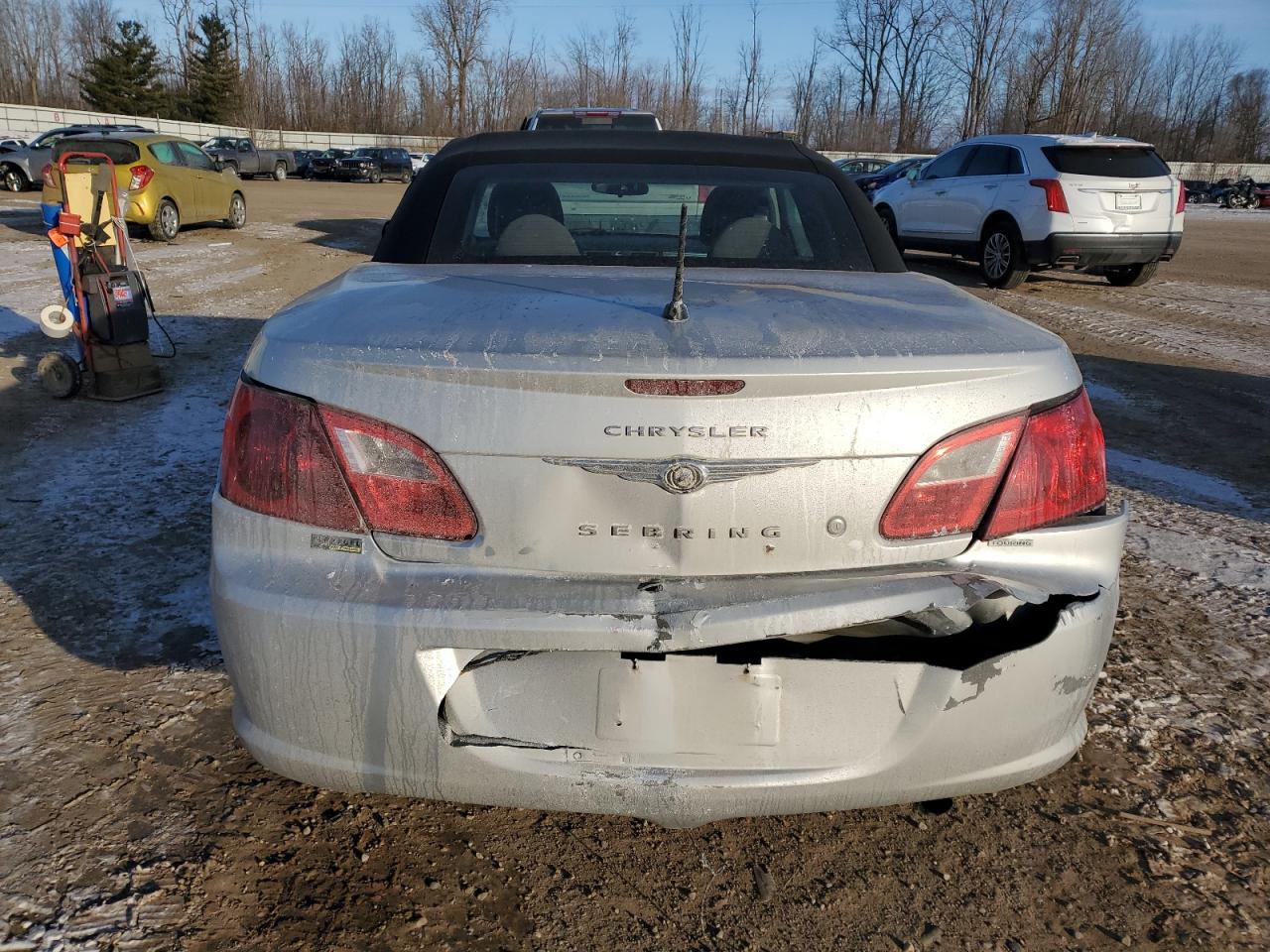 2010 Chrysler Sebring - Image 6