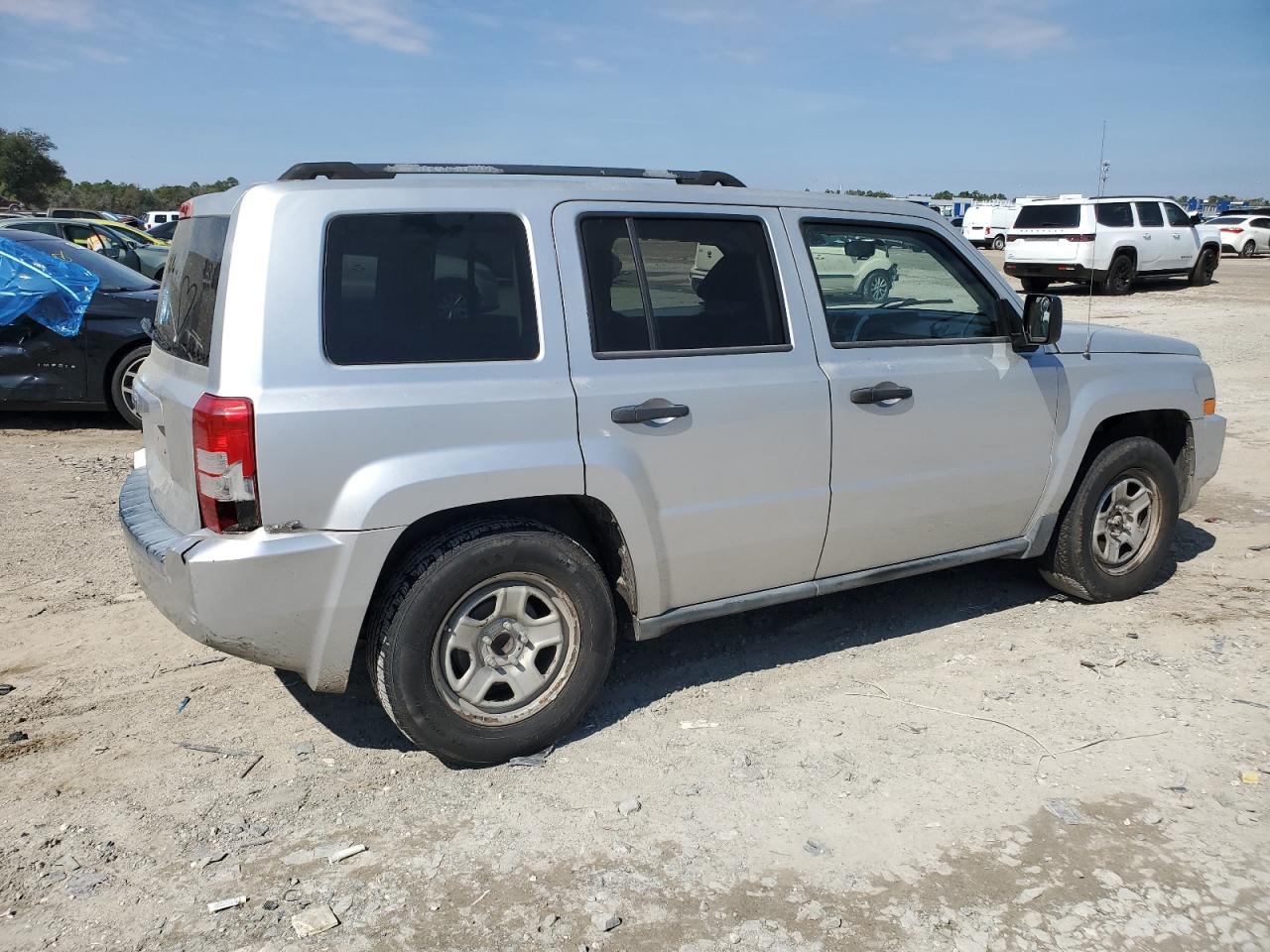 2008 Jeep Liberty (Patriot) - Image 3