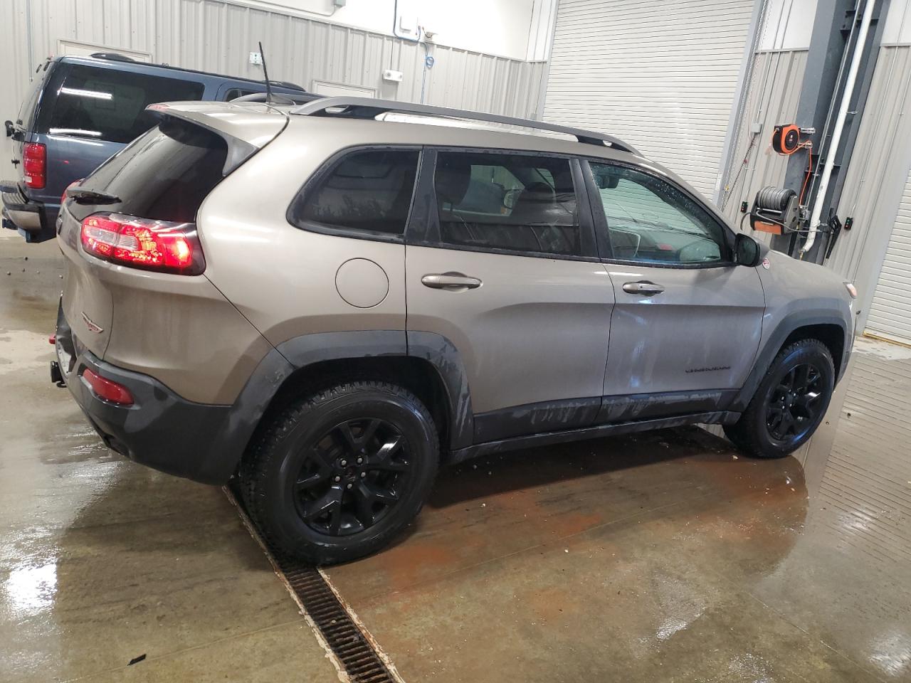 2017 Jeep Cherokee - Image 3