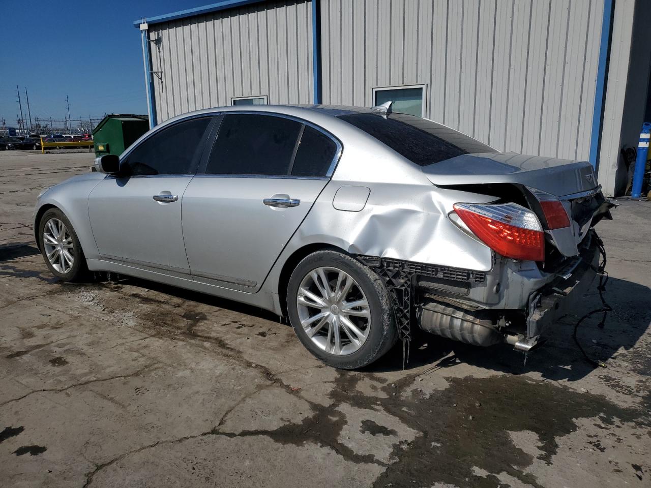 2009 Hyundai Genesis - Image 2