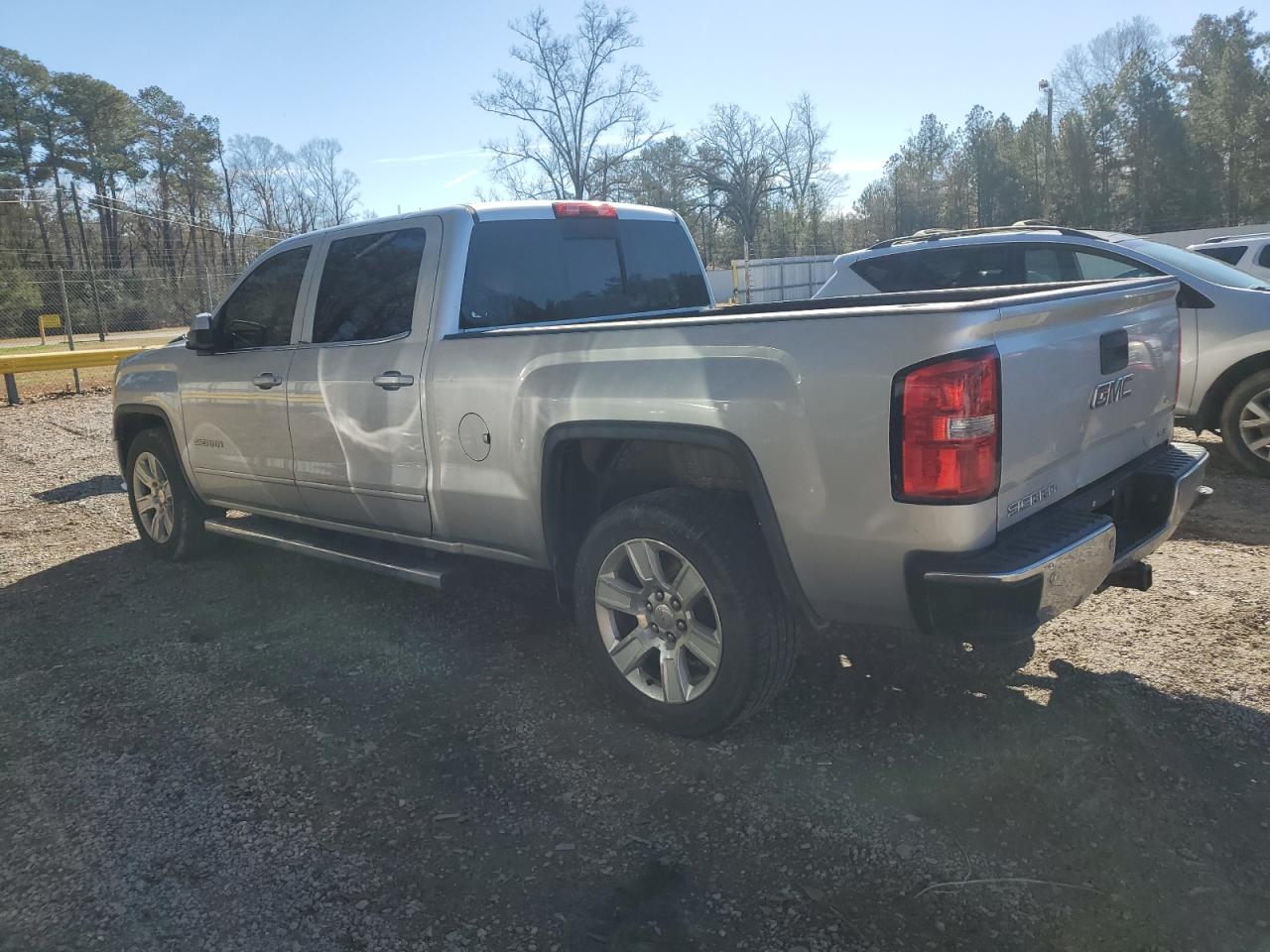 2014 GMC Sierra - Image 2