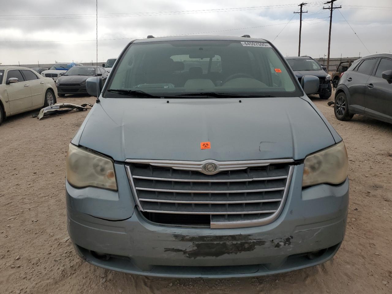 2010 Chrysler Town & Country - Image 5